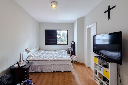 Apartamento à venda com 180m², 4 quartos e 3 vagas Apartamento à venda com 180m², 4 quartos e 3 vagasQuarto 2 - Suíte