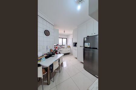Apartamento à venda com 180m², 4 quartos e 3 vagas Apartamento à venda com 180m², 4 quartos e 3 vagasCozinha