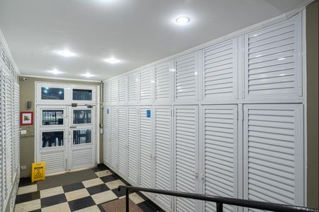 Apartamento à venda com 64m², 2 quartos e sem vaga Apartamento à venda com 64m², 2 quartos e sem vagaÁrea comum - Hall de entrada do Edifício