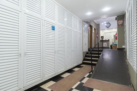 Apartamento à venda com 64m², 2 quartos e sem vaga Apartamento à venda com 64m², 2 quartos e sem vagaÁrea comum - Hall de entrada do Edifício