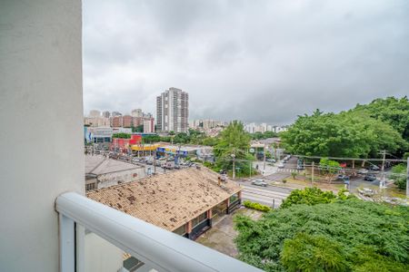 Studio para alugar com 29m², 1 quarto e sem vaga Studio para alugar com 29m², 1 quarto e sem vagaVaranda