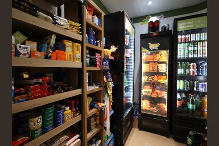 Apartamento à venda com 102m², 2 quartos e 1 vagaMini Mercado