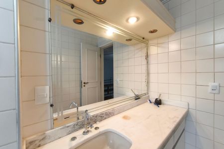 Apartamento para alugar com 101m², 2 quartos e 1 vaga Apartamento para alugar com 101m², 2 quartos e 1 vagaBanheiro Suíte
