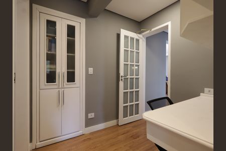 Apartamento à venda com 130m², 3 quartos e 3 vagasEscritório