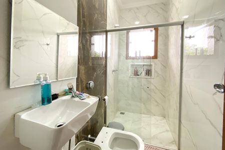 Casa à venda com 1000m², 4 quartos e 8 vagas Casa à venda com 1000m², 4 quartos e 8 vagasBanheiro da Suíte 3