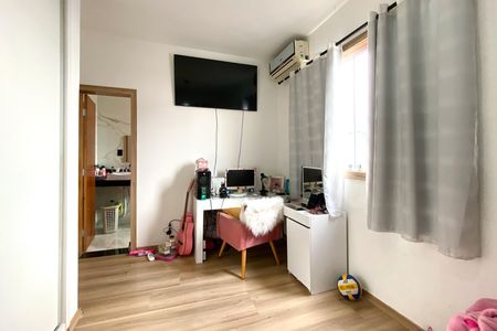 Casa à venda com 1000m², 4 quartos e 8 vagas Casa à venda com 1000m², 4 quartos e 8 vagasSuite 2