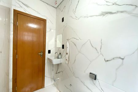 Casa à venda com 1000m², 4 quartos e 8 vagas Casa à venda com 1000m², 4 quartos e 8 vagasBanheiro da Sala
