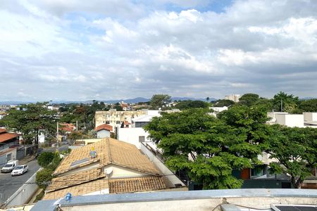 Casa à venda com 1000m², 4 quartos e 8 vagas Casa à venda com 1000m², 4 quartos e 8 vagasVista