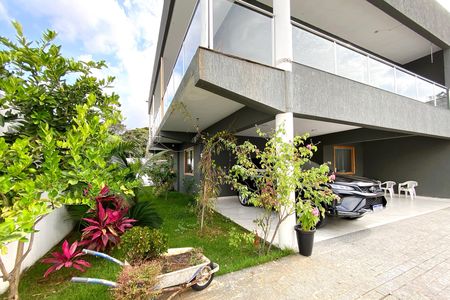 Casa à venda com 1000m², 4 quartos e 8 vagas Casa à venda com 1000m², 4 quartos e 8 vagasJardim