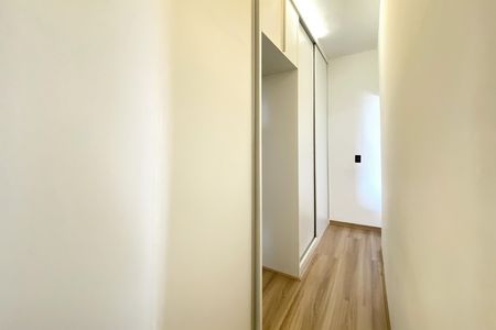 Casa à venda com 1000m², 4 quartos e 8 vagas Casa à venda com 1000m², 4 quartos e 8 vagasCloset da suíte