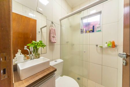 Apartamento à venda com 57m², 2 quartos e 1 vaga Apartamento à venda com 57m², 2 quartos e 1 vagaBanheiro