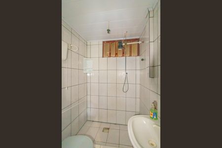 Casa à venda com 100m², 2 quartos e 2 vagas Casa à venda com 100m², 2 quartos e 2 vagasBanheiro da Suíte