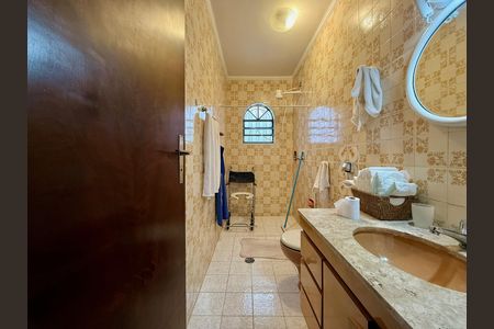 Casa para alugar com 155m², 3 quartos e 2 vagas Casa para alugar com 155m², 3 quartos e 2 vagasBanheiro Social