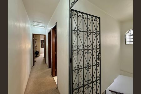 Casa para alugar com 155m², 3 quartos e 2 vagas Casa para alugar com 155m², 3 quartos e 2 vagasCorredor Quartos