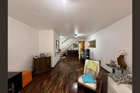 Sala de casa para alugar com 3 quartos, 155m² em Vila Sao Francisco (zona Sul), São Paulo
