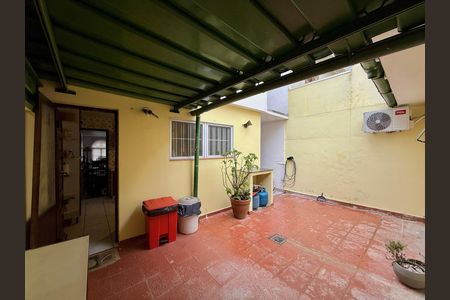 Casa para alugar com 155m², 3 quartos e 2 vagas Casa para alugar com 155m², 3 quartos e 2 vagasQuintal