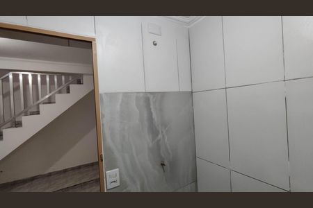 Casa para alugar com 110m², 2 quartos e sem vaga Casa para alugar com 110m², 2 quartos e sem vagaBanheiro social 2