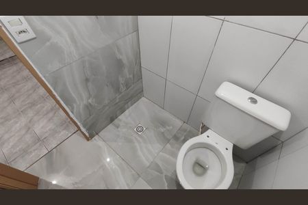 Casa para alugar com 110m², 2 quartos e sem vaga Casa para alugar com 110m², 2 quartos e sem vagaBanheiro social 2