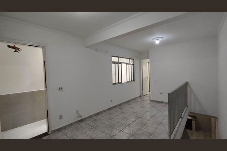 Sala de casa para alugar com 2 quartos, 110m² em Parque Savoi City, São Paulo
