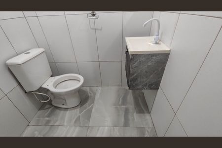 Casa para alugar com 110m², 2 quartos e sem vaga Casa para alugar com 110m², 2 quartos e sem vagaBanheiro social 2