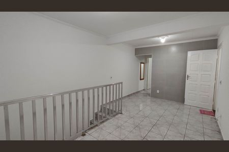 Sala de casa para alugar com 2 quartos, 110m² em Parque Savoi City, São Paulo