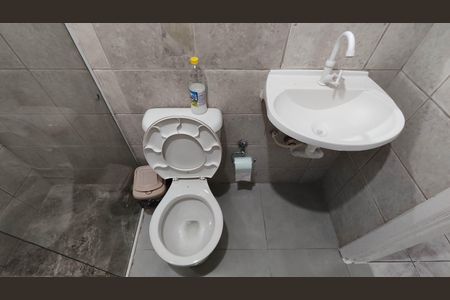 Casa para alugar com 110m², 2 quartos e sem vaga Casa para alugar com 110m², 2 quartos e sem vagaBanheiro Social
