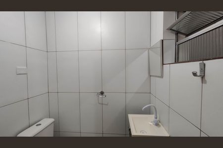 Casa para alugar com 110m², 2 quartos e sem vaga Casa para alugar com 110m², 2 quartos e sem vagaBanheiro social 2