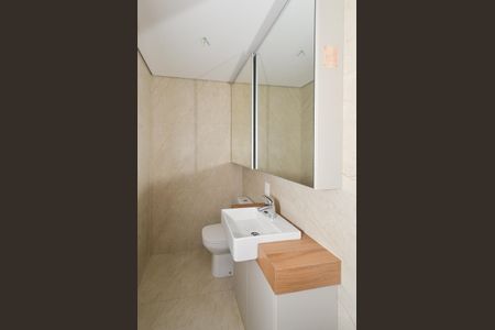 Apartamento à venda com 244m², 4 quartos e 5 vagas Apartamento à venda com 244m², 4 quartos e 5 vagasBanheiro Suíte 3