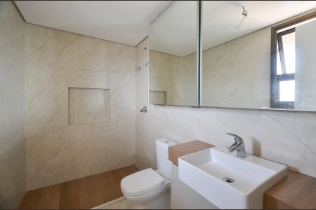 Apartamento à venda com 244m², 4 quartos e 5 vagas Apartamento à venda com 244m², 4 quartos e 5 vagasBanheiro Suíte 1