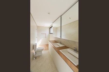 Apartamento à venda com 244m², 4 quartos e 5 vagas Apartamento à venda com 244m², 4 quartos e 5 vagasBanheiro Suíte 4