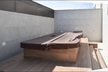 Apartamento à venda com 244m², 4 quartos e 5 vagas Apartamento à venda com 244m², 4 quartos e 5 vagasÁrea Cobertura