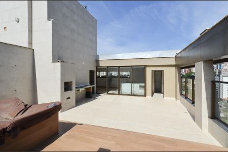 Apartamento à venda com 244m², 4 quartos e 5 vagas Apartamento à venda com 244m², 4 quartos e 5 vagasÁrea Cobertura