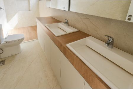 Apartamento à venda com 244m², 4 quartos e 5 vagas Apartamento à venda com 244m², 4 quartos e 5 vagasBanheiro Suíte 4