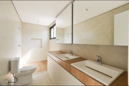 Apartamento à venda com 244m², 4 quartos e 5 vagas Apartamento à venda com 244m², 4 quartos e 5 vagasBanheiro Suíte 4