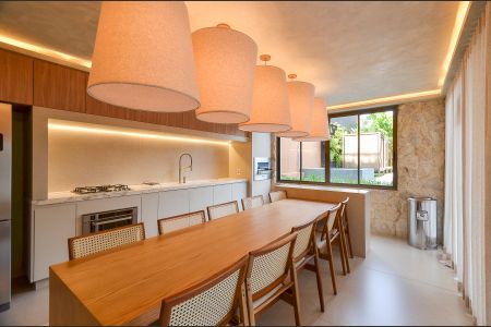 Apartamento à venda com 244m², 4 quartos e 5 vagas Apartamento à venda com 244m², 4 quartos e 5 vagasÁrea comum - Churrasqueira