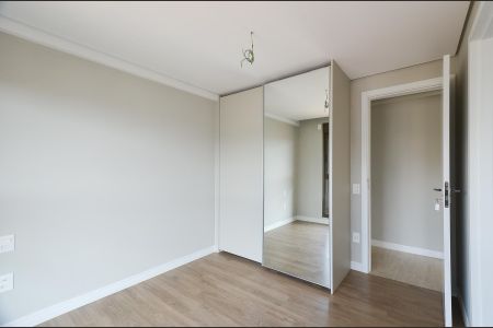 Apartamento à venda com 244m², 4 quartos e 5 vagas Apartamento à venda com 244m², 4 quartos e 5 vagasSuíte 2