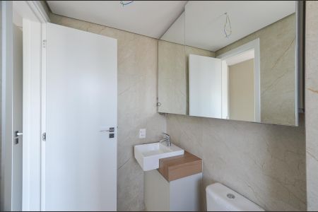 Apartamento à venda com 244m², 4 quartos e 5 vagas Apartamento à venda com 244m², 4 quartos e 5 vagasBanheiro Suíte 2