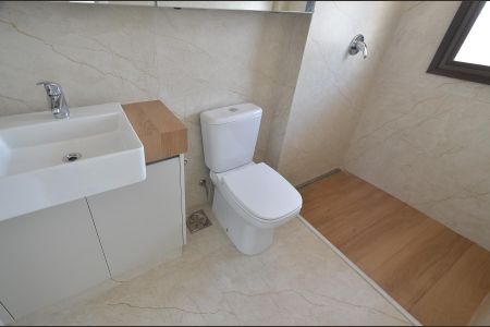 Apartamento à venda com 244m², 4 quartos e 5 vagas Apartamento à venda com 244m², 4 quartos e 5 vagasBanheiro Suíte 2