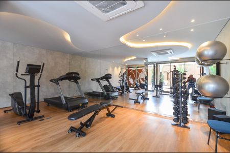 Apartamento à venda com 244m², 4 quartos e 5 vagas Apartamento à venda com 244m², 4 quartos e 5 vagasÁrea comum - Academia