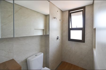 Apartamento à venda com 244m², 4 quartos e 5 vagas Apartamento à venda com 244m², 4 quartos e 5 vagasBanheiro Suíte 2