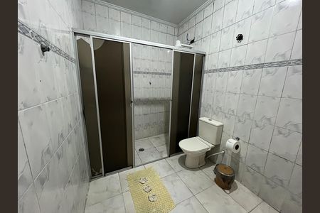 Casa à venda com 335m², 3 quartos e 2 vagas Casa à venda com 335m², 3 quartos e 2 vagasBanheiro