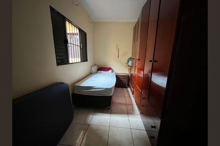 Casa à venda com 335m², 3 quartos e 2 vagas Casa à venda com 335m², 3 quartos e 2 vagasQuarto