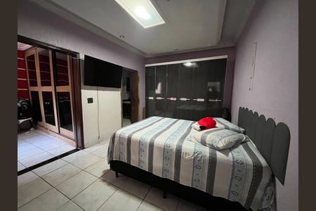 Casa à venda com 335m², 3 quartos e 2 vagas Casa à venda com 335m², 3 quartos e 2 vagasQuarto