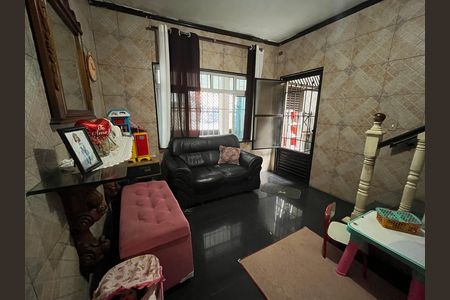 Casa à venda com 335m², 3 quartos e 2 vagas Casa à venda com 335m², 3 quartos e 2 vagasSala