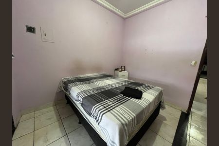 Casa à venda com 335m², 3 quartos e 2 vagas Casa à venda com 335m², 3 quartos e 2 vagasQuarto