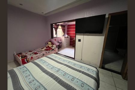 Casa à venda com 335m², 3 quartos e 2 vagas Casa à venda com 335m², 3 quartos e 2 vagasQuarto