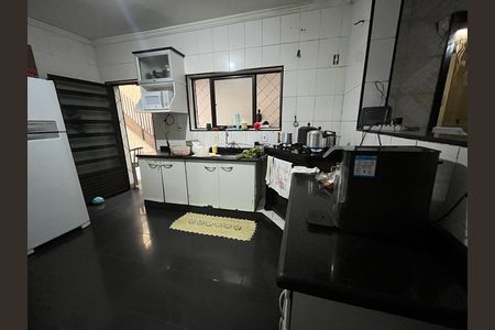 Casa à venda com 335m², 3 quartos e 2 vagas Casa à venda com 335m², 3 quartos e 2 vagasCozinha