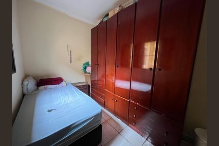 Casa à venda com 335m², 3 quartos e 2 vagas Casa à venda com 335m², 3 quartos e 2 vagasQuarto