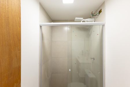 Banheiro de kitnet/studio para alugar com 1 quarto, 12m² em Moema, São Paulo