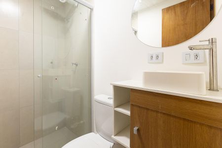 Banheiro de kitnet/studio para alugar com 1 quarto, 12m² em Moema, São Paulo